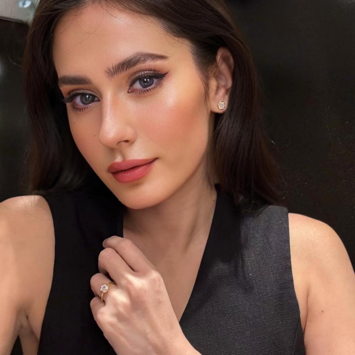 [RIZILIA BEEHIVE] Hexagon Pierced Stud Earrings with Custom-Cut 2CT 6mm Gemstone [White Cubic Zirconia] in 18K Gold Plated